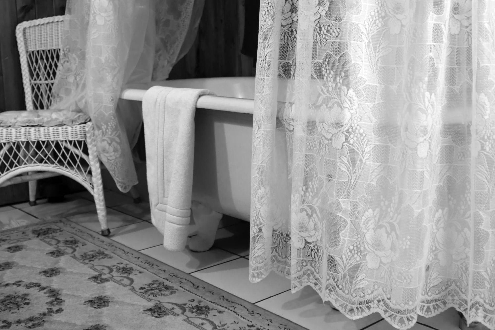 Pansy'S Parlor Bed & Breakfast Golden Buitenkant foto